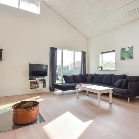 בית נופש Three-bedroom In