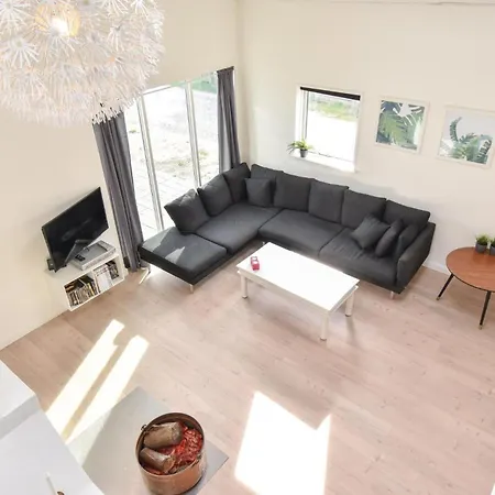 בית נופש Three-bedroom In *